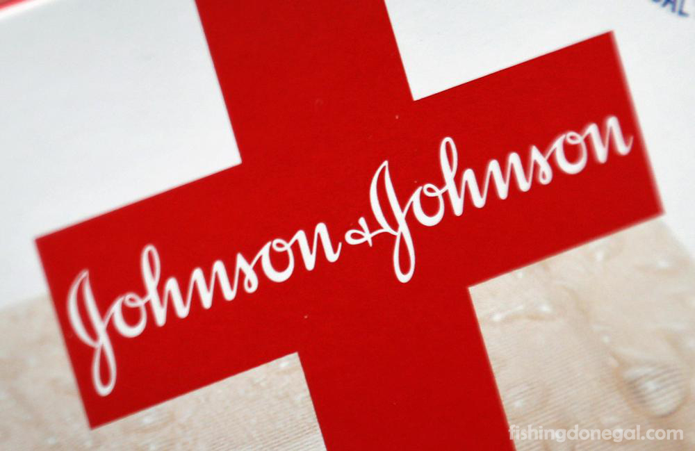 Johnson & Johnson แยกออกเป็น 2 บริษัทโดยแยกแผนกที่ขาย Band-Aids และ Listerine ออกจากธุรกิจอุปกรณ์ทางการแพทย์และยาที่ต้องสั่งโดยแพทย์ 