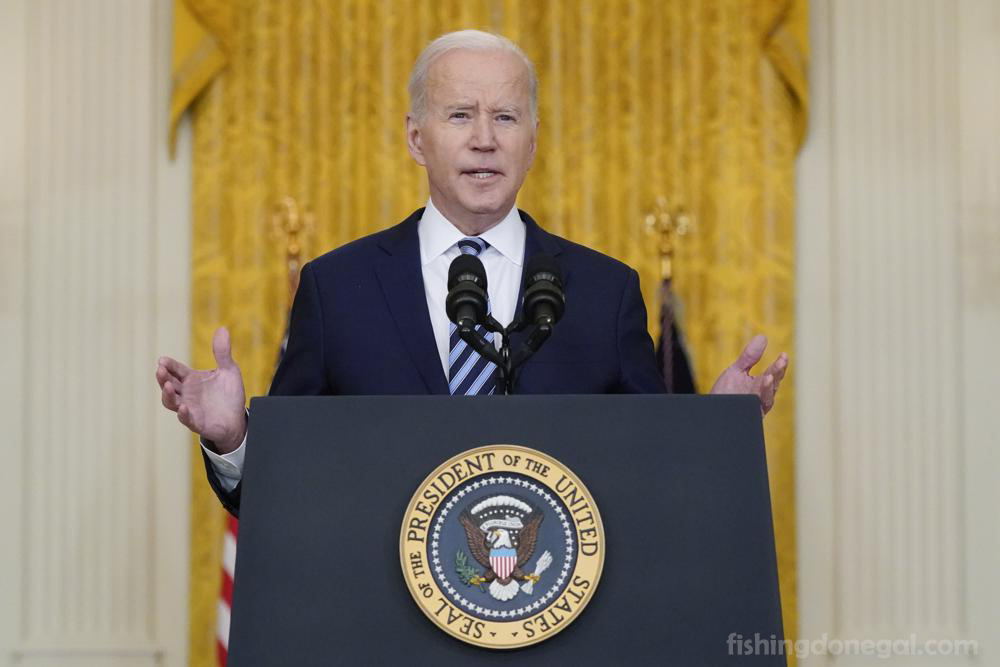 Biden hits Russia โยกย้ายทัพไปเยอรมนี ประธานาธิบดีโจ ไบเดน ตอกกลับเมื่อวันพฤหัสบดีกับการรุกรานยูเครนของรัสเซียปล่อยมาตรการคว่ำ