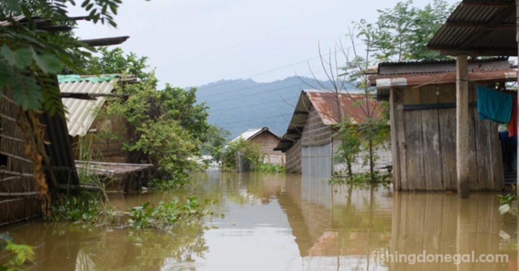 Indias Assam น้ำท่วมทำให้เกิดการทำลายล้าง