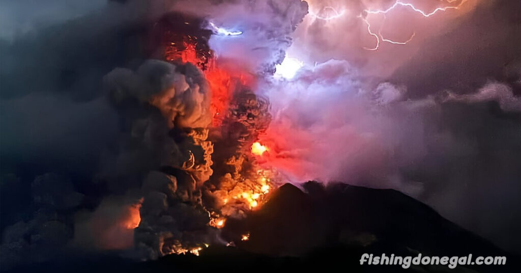 ภูเขาไฟระเบิดในอินโดฯ